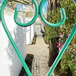 Vila Golfinho, With Heated Pool, Rooftop Lounge And Ocean Views Luz