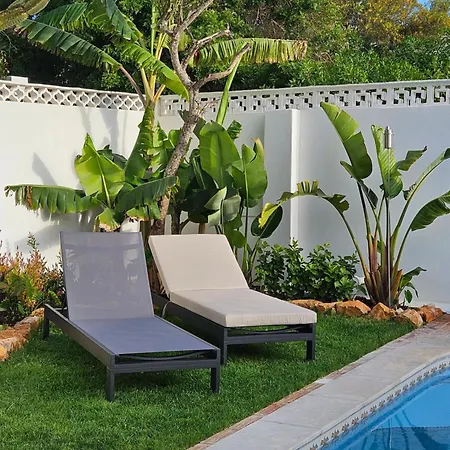 Golfinho, With Heated Pool, Rooftop Lounge And Ocean Views Villa