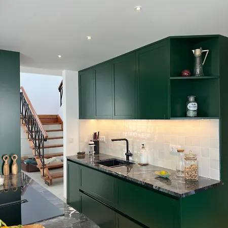 Golfinho, With Heated Pool, Rooftop Lounge And Ocean Views Villa *