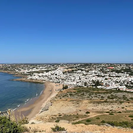 Golfinho, With Heated Pool, Rooftop Lounge And Ocean Views