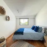 Golfinho, With Heated Pool, Rooftop Lounge And Ocean Views فيلة Luz