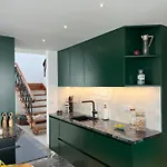 Golfinho, With Heated Pool, Rooftop Lounge And Ocean Views Willa *