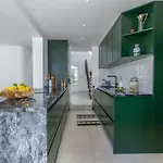 Golfinho, With Heated Pool, Rooftop Lounge And Ocean Views