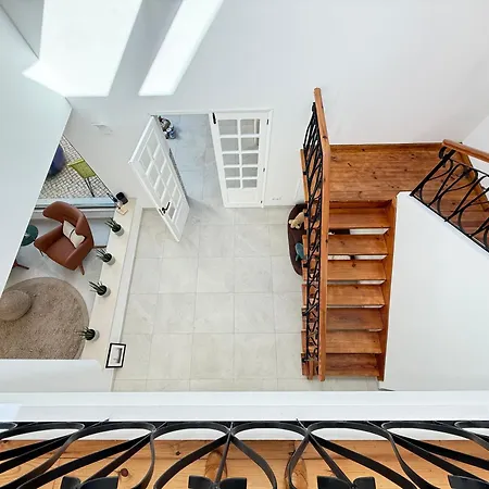 Golfinho, With Heated Pool, Rooftop Lounge And Ocean Views *