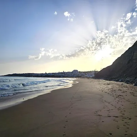 Golfinho, With Heated Pool, Rooftop Lounge And Ocean Views 빌라