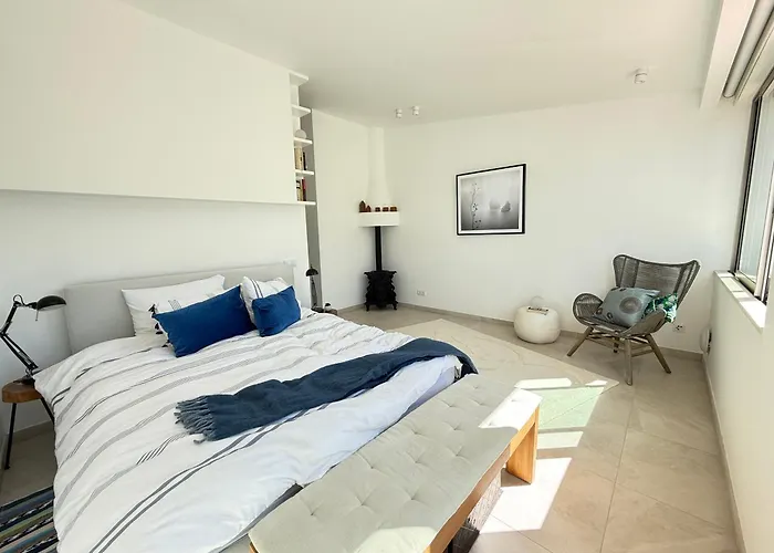 Villa Golfinho, With Heated Pool, Rooftop Lounge And Ocean Views