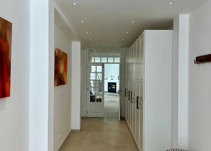 Golfinho, With Heated Pool, Rooftop Lounge And Ocean Views Villa *