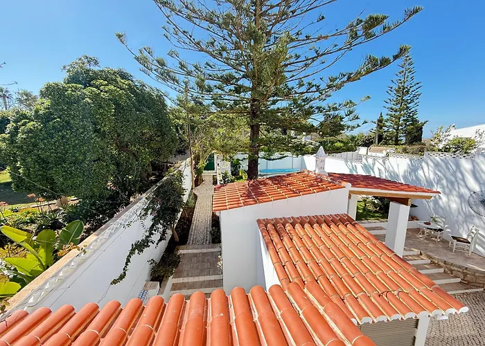 Golfinho, With Heated Pool, Rooftop Lounge And Ocean Views Villa *