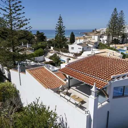 Golfinho, With Heated Pool, Rooftop Lounge And Ocean Views וילה Senhora da Luz
